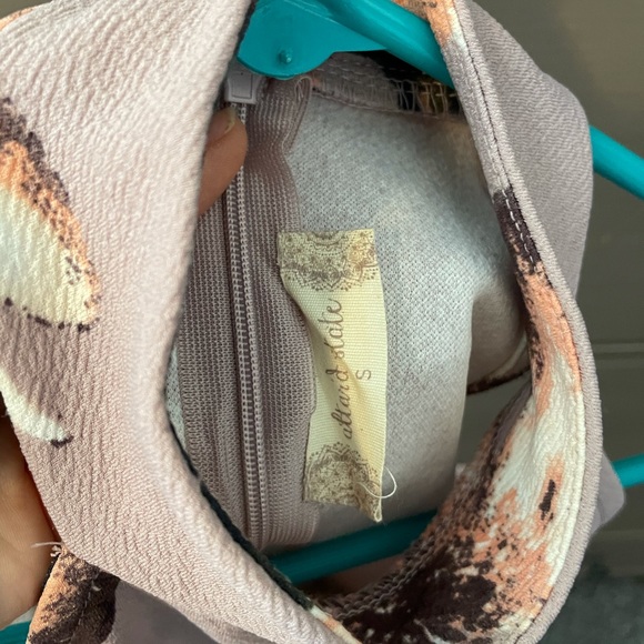 Cute purple floral dress - Picture 2 of 2